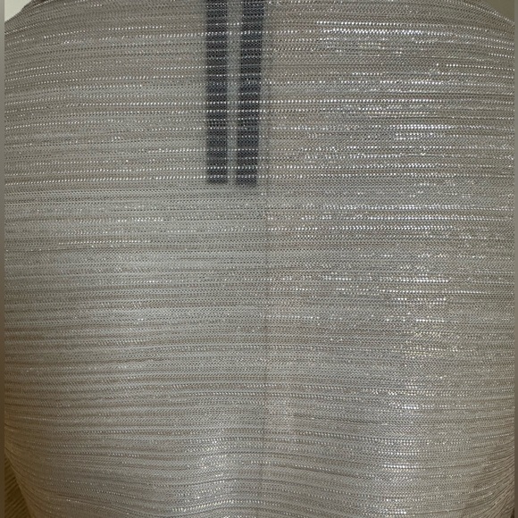 NWOT- Anthropologie Metallic Long Sleeve Top- Medium - Picture 5 of 8